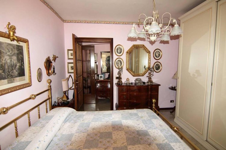 vicinanze Piazza Sant'Anna in casetta con giardino e box Bergamo