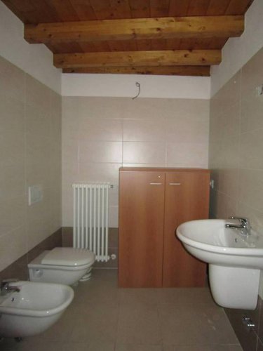 NEMBRO TRILOCALE COME NUOVO SU DUE LIVELLI Nembro