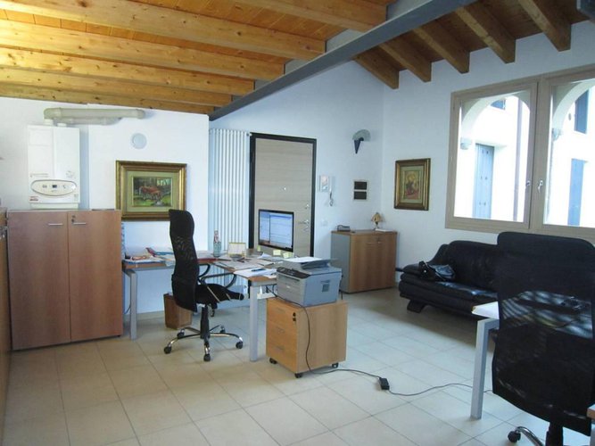 NEMBRO TRILOCALE COME NUOVO SU DUE LIVELLI Nembro