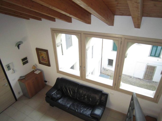 NEMBRO TRILOCALE COME NUOVO SU DUE LIVELLI Nembro