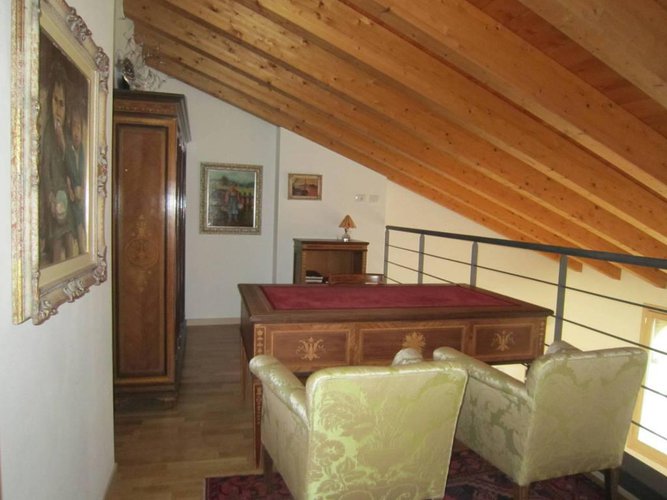 NEMBRO TRILOCALE COME NUOVO SU DUE LIVELLI Nembro