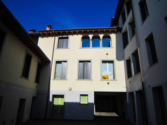 NEMBRO TRILOCALE COME NUOVO SU DUE LIVELLI Nembro