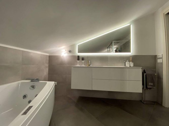 FAVOLOSO ED ELEGANTE APPARTAMENTO AL PIANO MANSARDATO! Trescore Balneario