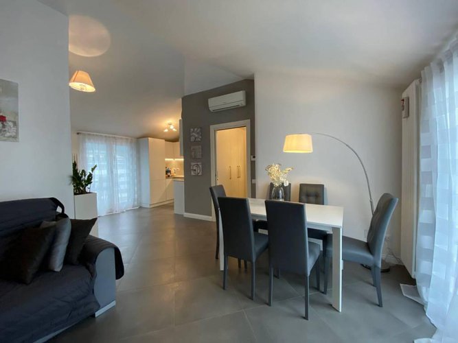 FAVOLOSO ED ELEGANTE APPARTAMENTO AL PIANO MANSARDATO! Trescore Balneario