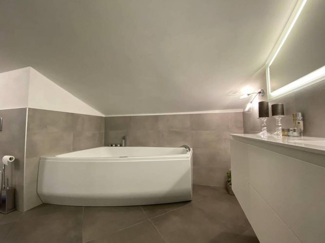 FAVOLOSO ED ELEGANTE APPARTAMENTO AL PIANO MANSARDATO! Trescore Balneario