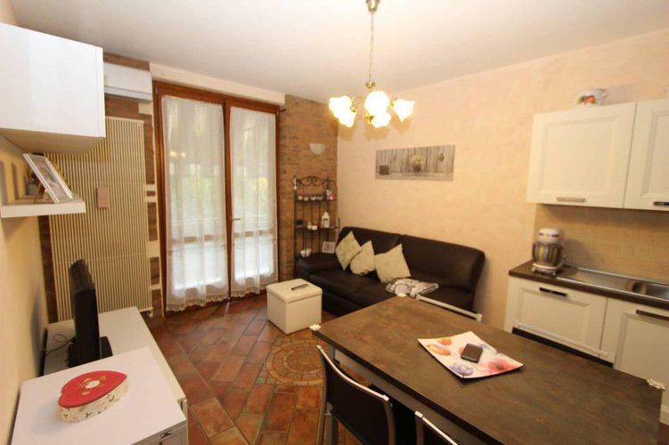 ELEGANTE BILOCALE IN ZONA PEDECOLLINARE Grumello del Monte