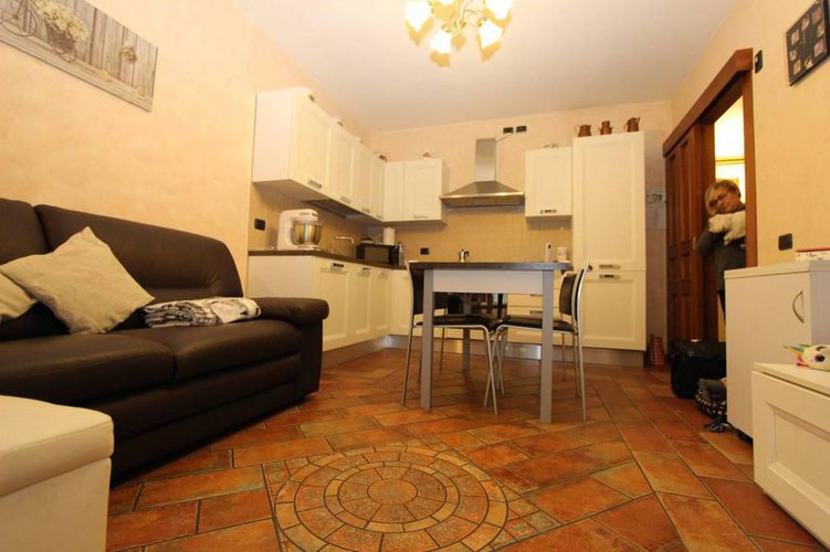 ELEGANTE BILOCALE IN ZONA PEDECOLLINARE Grumello del Monte