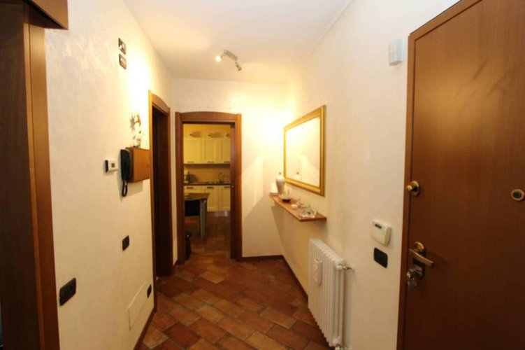 ELEGANTE BILOCALE IN ZONA PEDECOLLINARE Grumello del Monte