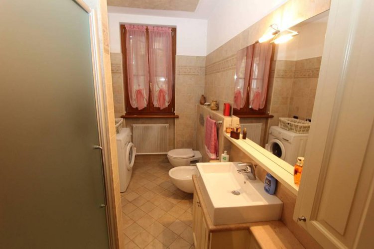 ELEGANTE BILOCALE IN ZONA PEDECOLLINARE Grumello del Monte