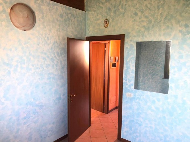 TRILOCALE CON GIARDINO Fara Olivana con Sola