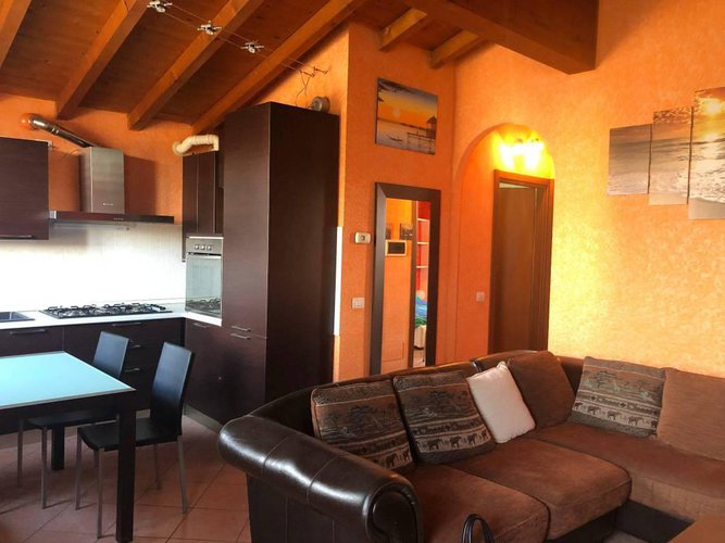 TRILOCALE CON GIARDINO Fara Olivana con Sola