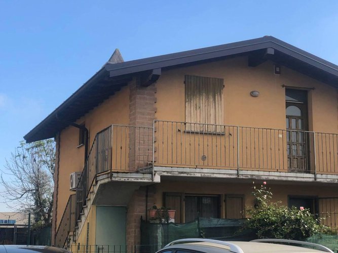 TRILOCALE CON GIARDINO Fara Olivana con Sola