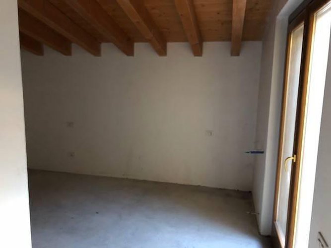 MANSARDA DA ULTIMARE CON DOPPIO BOX Mornico al Serio