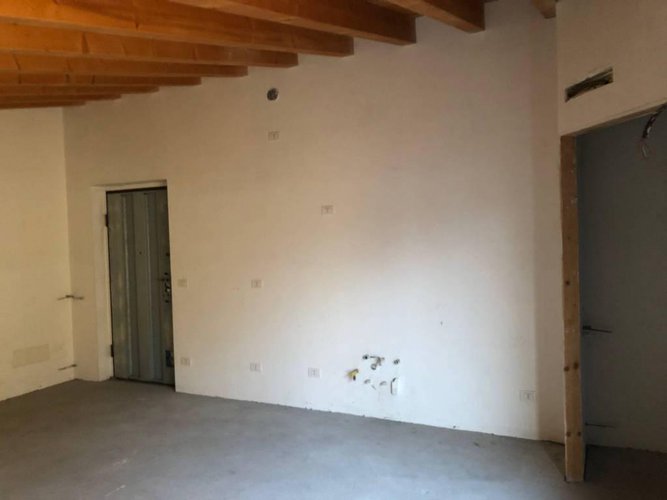 MANSARDA DA ULTIMARE CON DOPPIO BOX Palosco