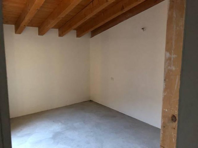 MANSARDA DA ULTIMARE CON DOPPIO BOX Cividate al Piano