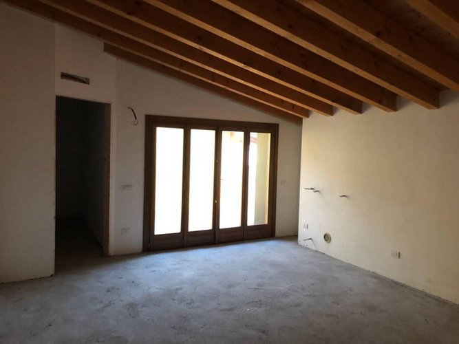 MANSARDA DA ULTIMARE CON DOPPIO BOX Martinengo