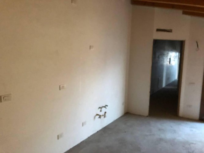 MANSARDA DA ULTIMARE CON DOPPIO BOX Martinengo