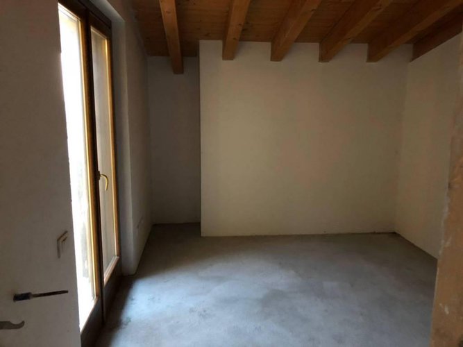 MANSARDA DA ULTIMARE CON DOPPIO BOX Martinengo