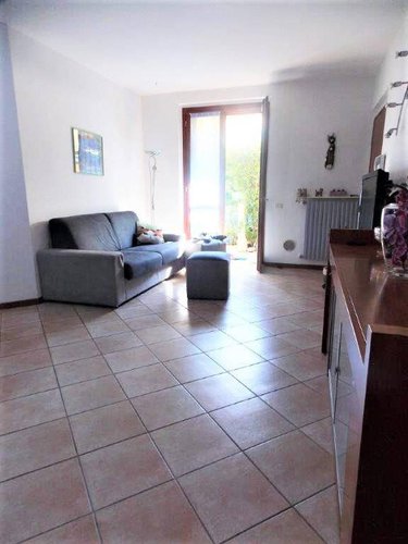 PALOSCO, TRILOCALE AL PIANO TERRA CON GIARDINETTO ESCLUSI Mornico al Serio