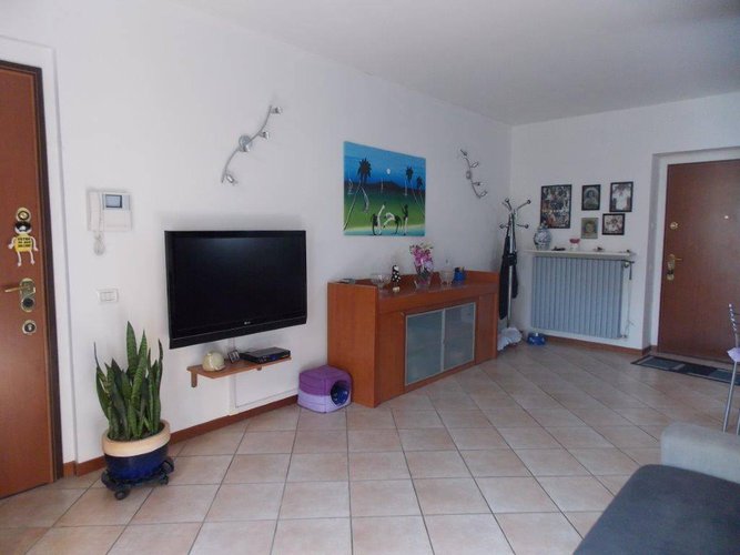 PALOSCO, TRILOCALE AL PIANO TERRA CON GIARDINETTO ESCLUSI Mornico al Serio