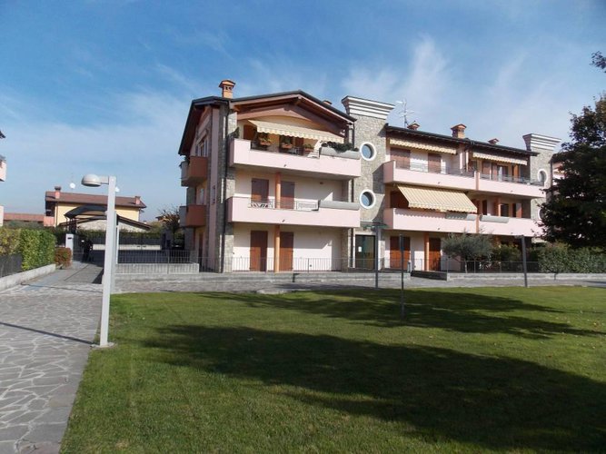 QUADRILOCALE CON GIARDINO A PALAZZOLO SULL'OGLIO Grumello del Monte