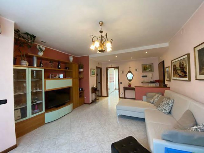 ELEGANTE APPARTAMENTO AI PIEDI DEL MONTE Castelli Calepio