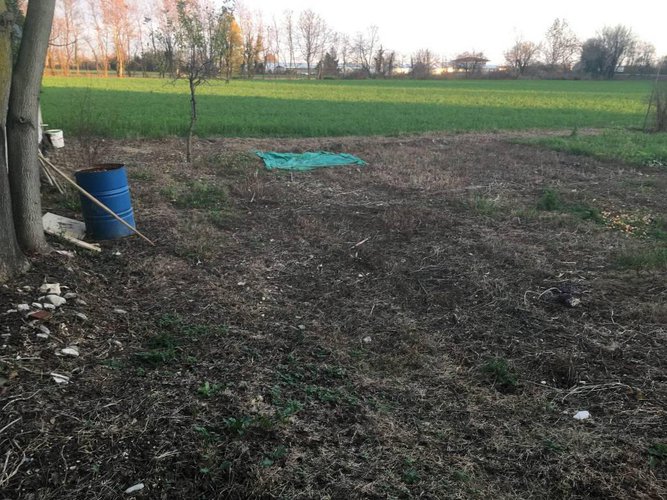 CASEGGIATO IN POSIZIONE STRATEGICA IN ZONA DI PASSAGGIO Calcinate