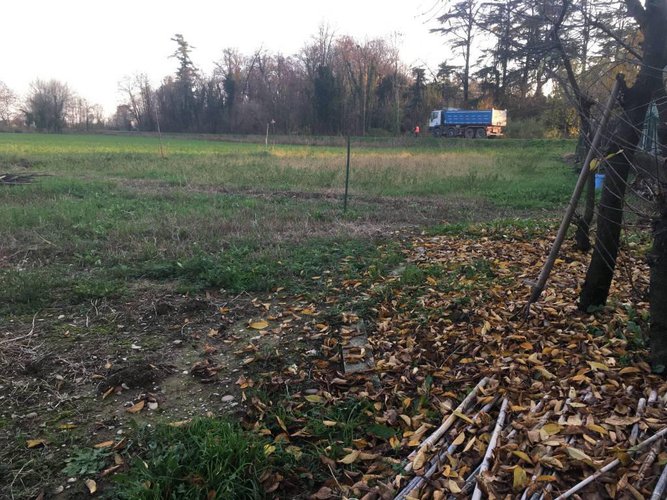 CASEGGIATO IN POSIZIONE STRATEGICA IN ZONA DI PASSAGGIO Calcinate