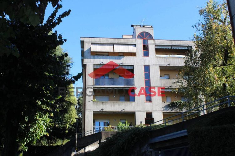 Quadrilocale con box nel quartiere Monterosso Bergamo