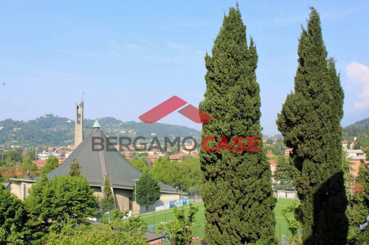 Quadrilocale con box nel quartiere Monterosso Bergamo