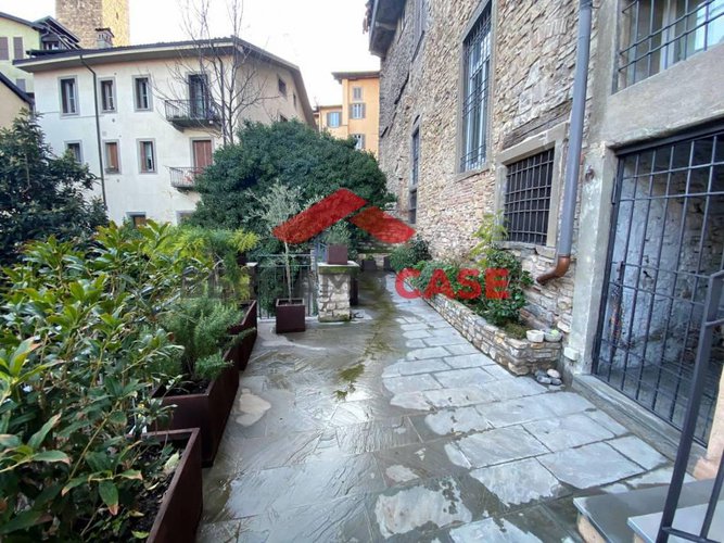 Trilocale risttrutturato in Piazza Vecchia Città Alta Bergamo