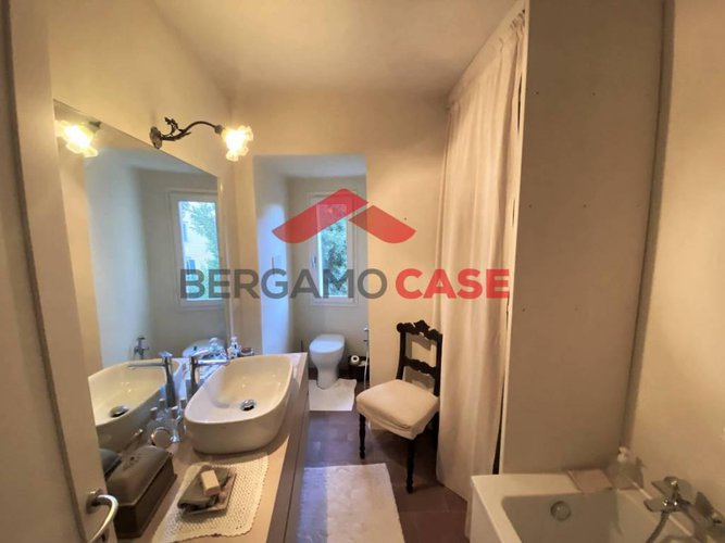 Bilocale risttrutturato in Piazza Vecchia Città Alta Bergamo