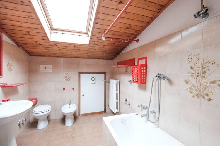 INTERO STABILE DI OLTRE 500 MQ Robbiate