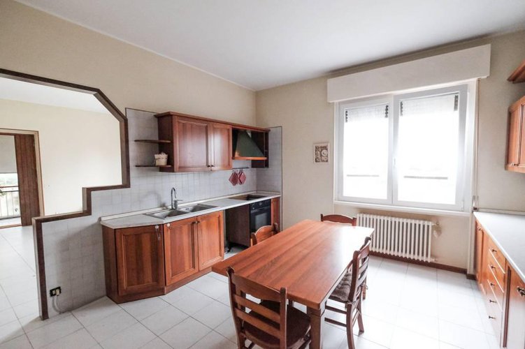 INTERO STABILE DI OLTRE 500 MQ Robbiate