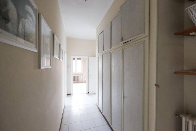 AMPIO QUADRILOCALE RISTUTTURATO CON BOX DI 100 MQ Robbiate