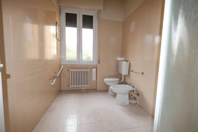 AMPIO QUADRILOCALE RISTUTTURATO CON BOX DI 100 MQ Robbiate