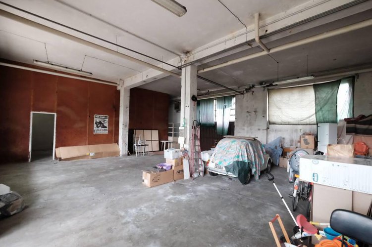 AMPIO QUADRILOCALE RISTUTTURATO CON BOX DI 100 MQ Robbiate