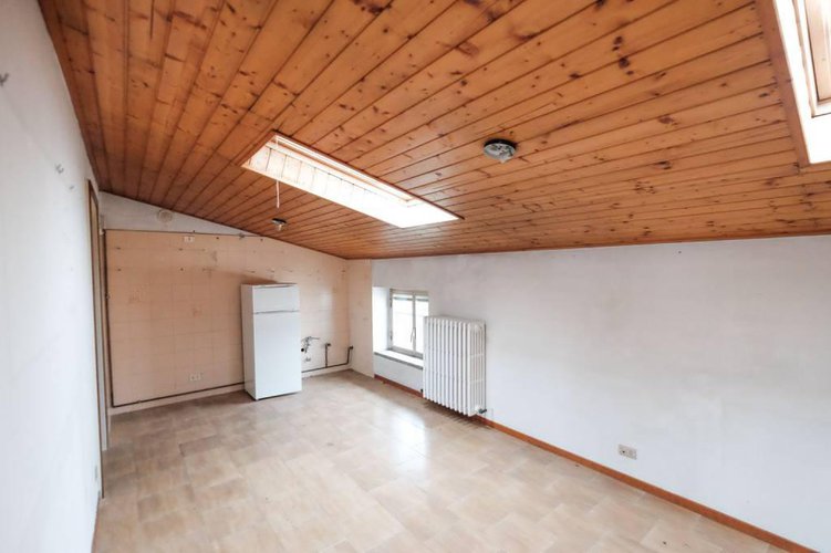 AMPIO APPARTAMENTO MANSARDATO CON POSS. BOX DI 100 MQ Robbiate