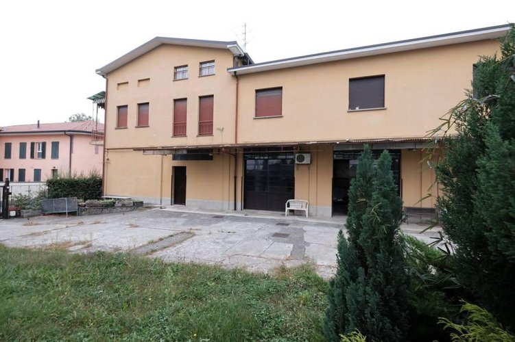 AMPIO APPARTAMENTO DI 165 MQ DA RISTUTTURARE