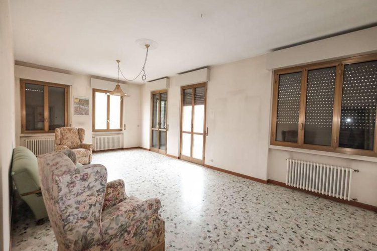 AMPIO APPARTAMENTO DI 165 MQ DA RISTUTTURARE Robbiate