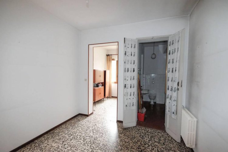 AMPIO APPARTAMENTO DI 165 MQ DA RISTUTTURARE Robbiate