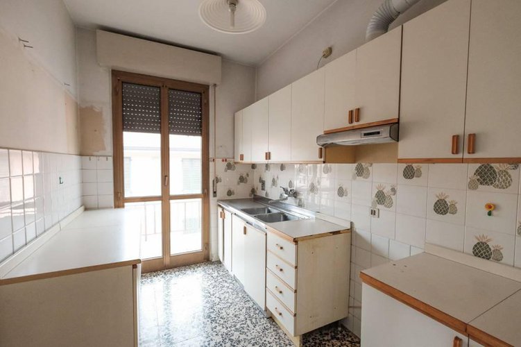 AMPIO APPARTAMENTO DI 165 MQ DA RISTUTTURARE Robbiate