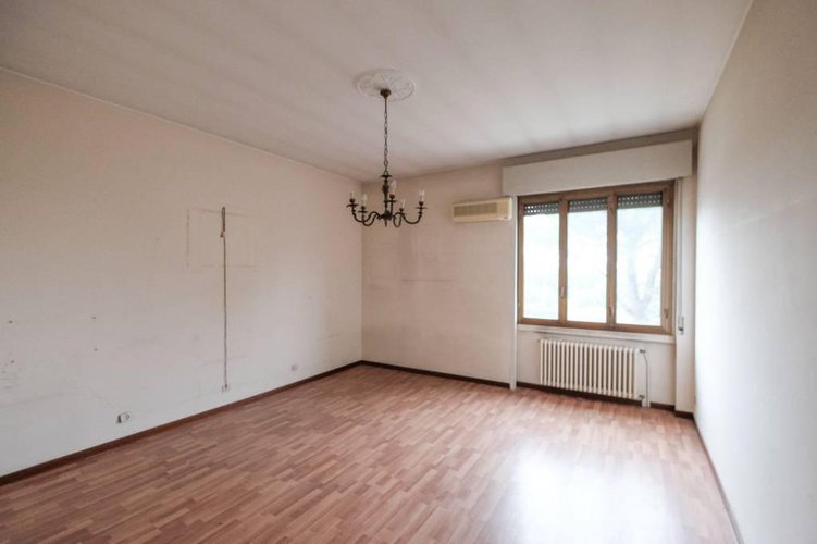 AMPIO APPARTAMENTO DI 165 MQ DA RISTUTTURARE Robbiate