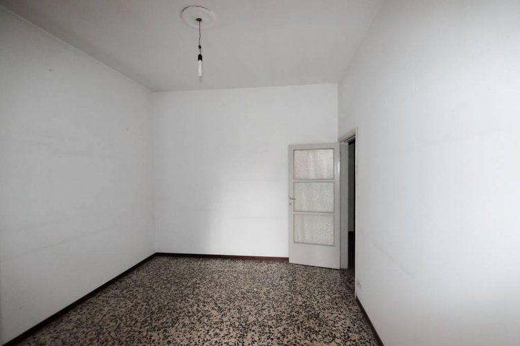 AMPIO APPARTAMENTO DI 165 MQ DA RISTUTTURARE Robbiate