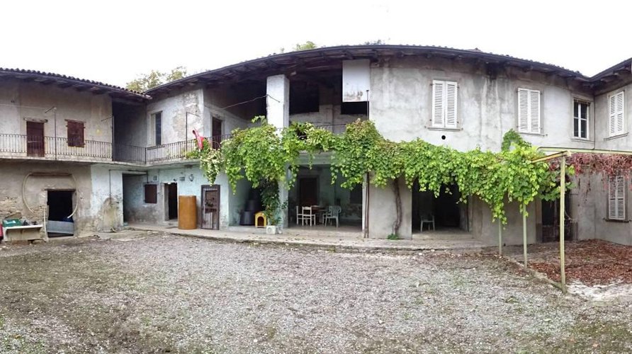 Cascina da Riattare possibilità di creare appartamenti Bergamo