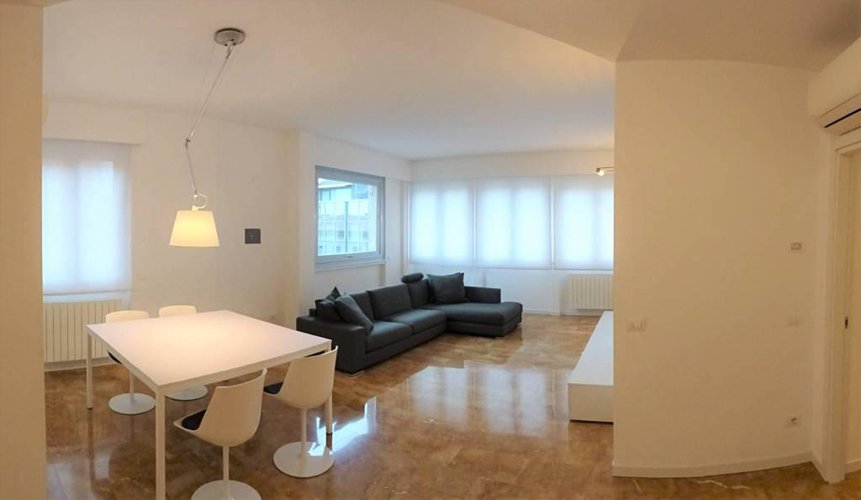 Trilocale piano alto 130mq zona centrale Bergamo