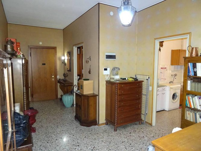 Quadrilocale 130 mq da ristrutturare via S. Caterina Bergamo