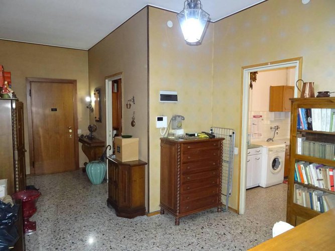 Quadrilocale 130 mq da ristrutturare via S. Caterina Bergamo