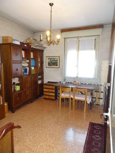 Quadrilocale 130 mq da ristrutturare via S. Caterina Bergamo