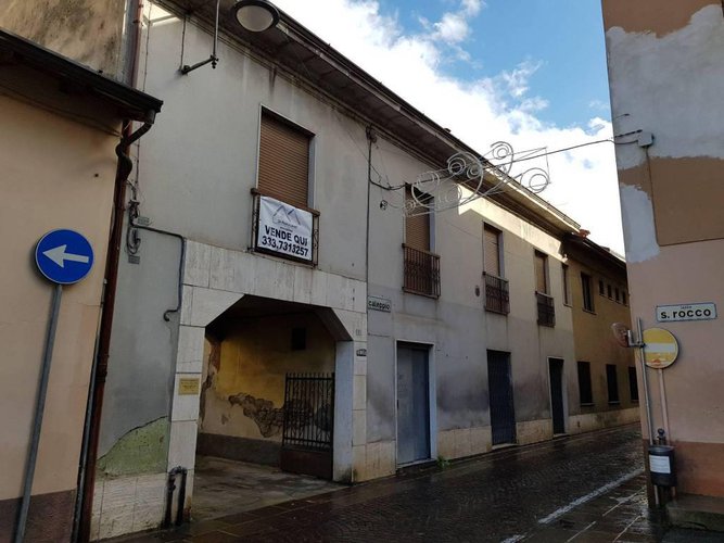 Casa indipendente + negozio